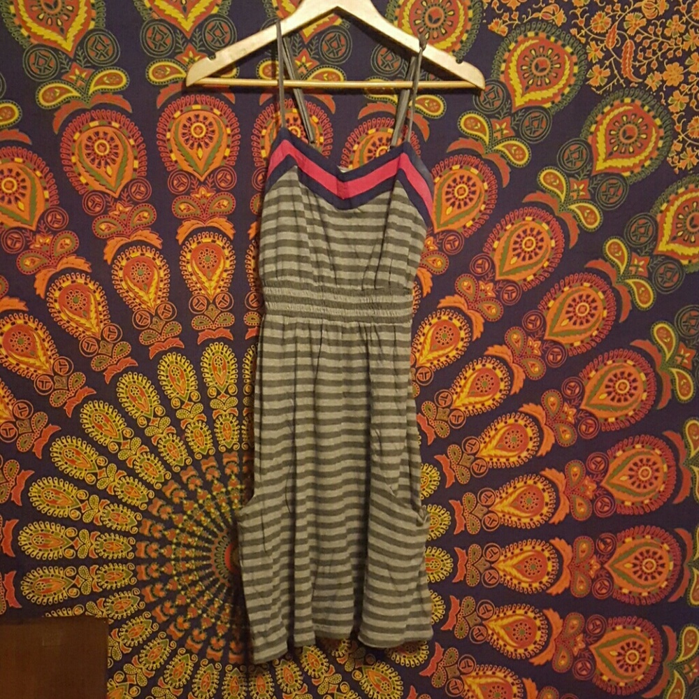 Summer dress with pockets.